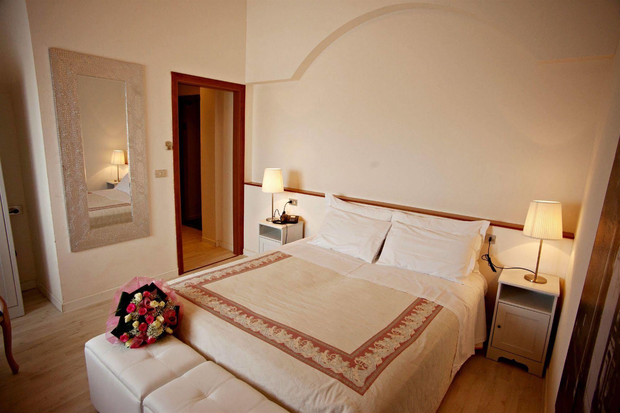 Mini Palace - Hotel